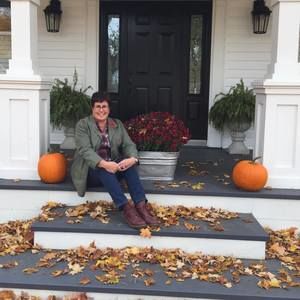 Meet your Posher, Suzanne